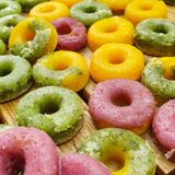Collory Silikónová forma na pamlsky Medium Donut - fialová
